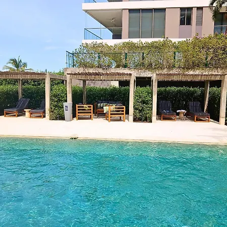 Lujoso Apto Con Piscina Privada Y Salida A Playa *