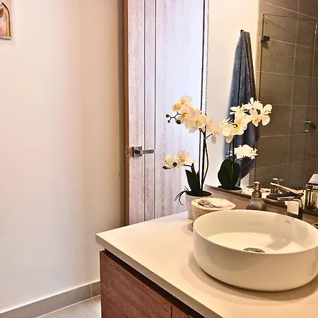 Apartamento Lujoso Apto Con Piscina Privada Y Salida A Playa *