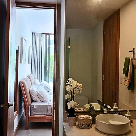 Lujoso Apto Con Piscina Privada Y Salida A Playa Apartamento