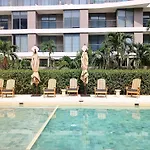 Lujoso Apto con Piscina Privada y salida a playa