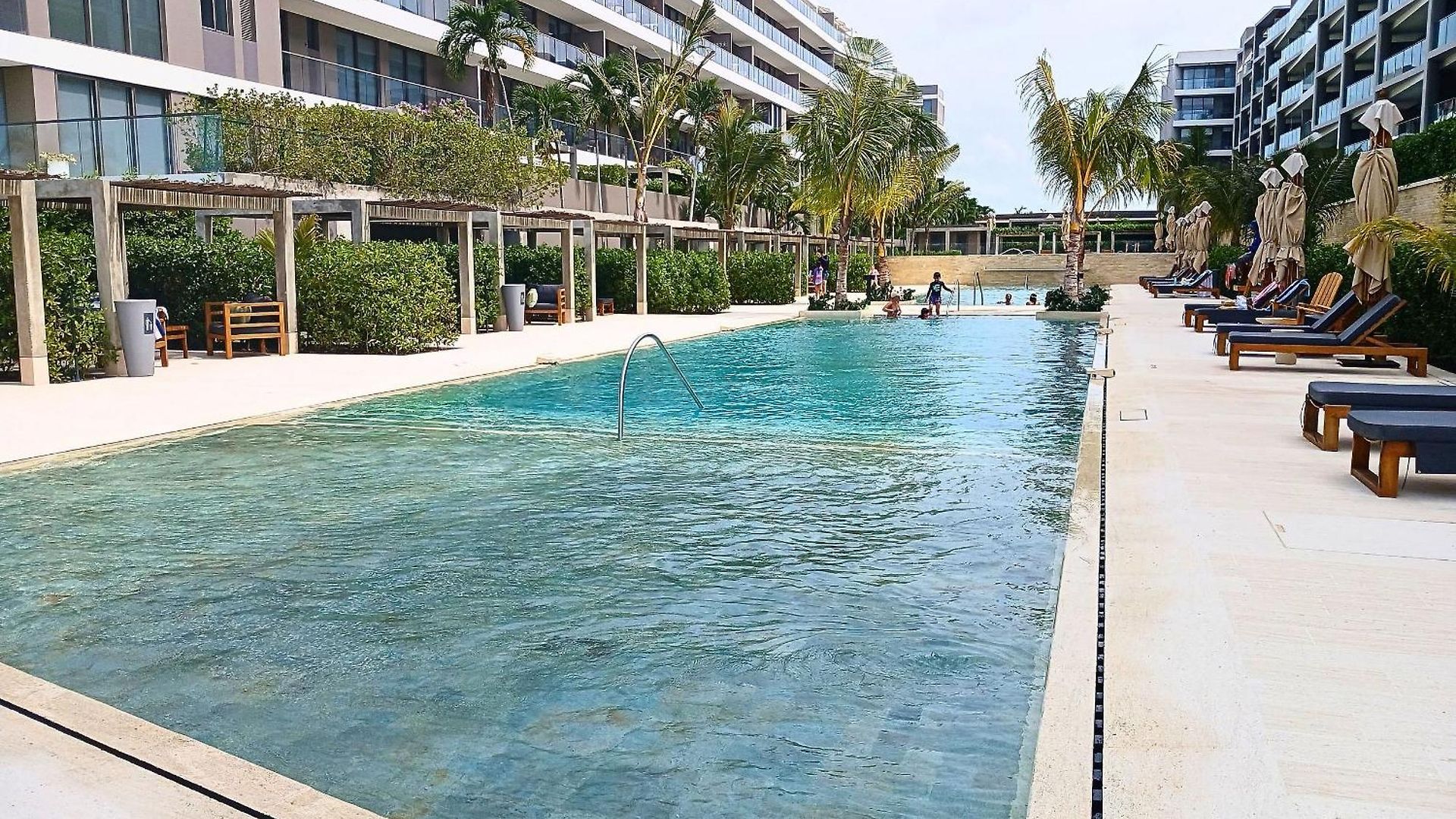 Lujoso Apto Con Piscina Privada Y Salida A Playa