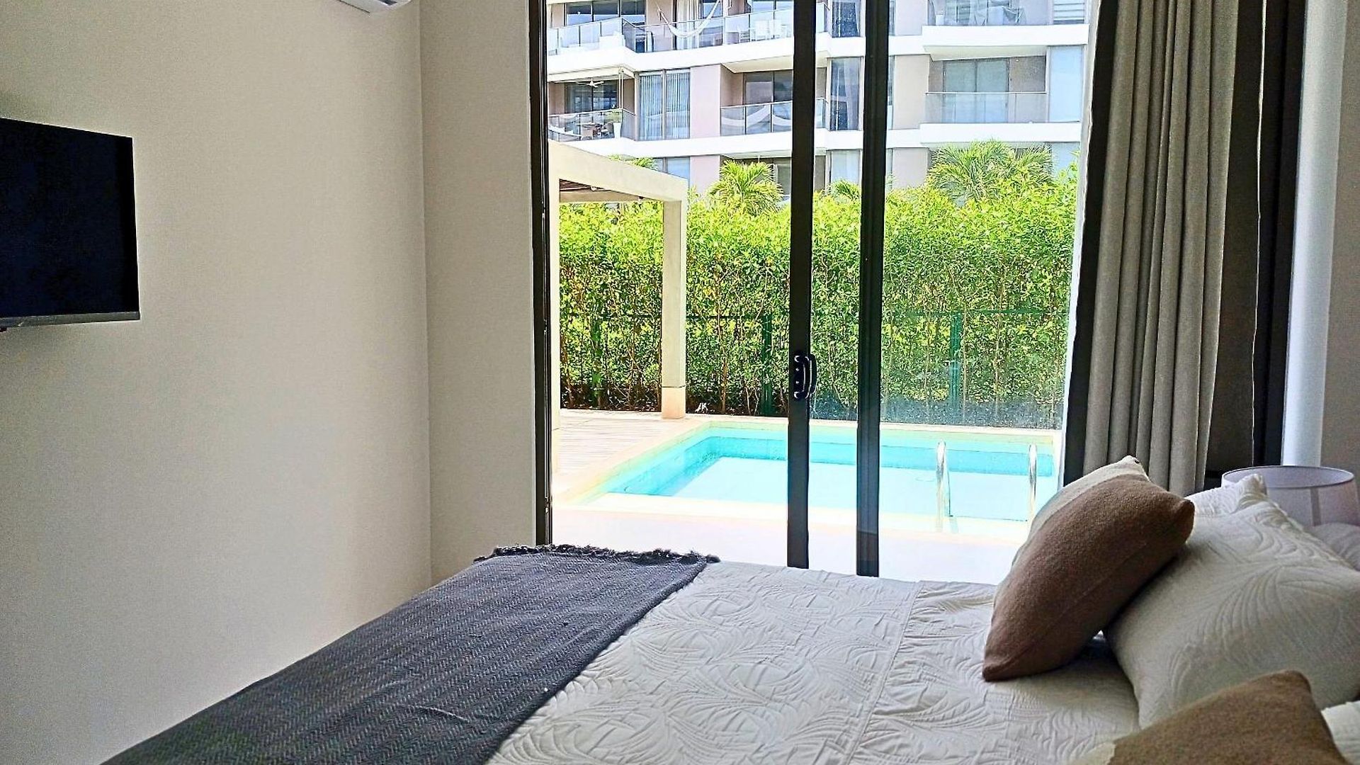 Lujoso Apto Con Piscina Privada Y Salida A Playa