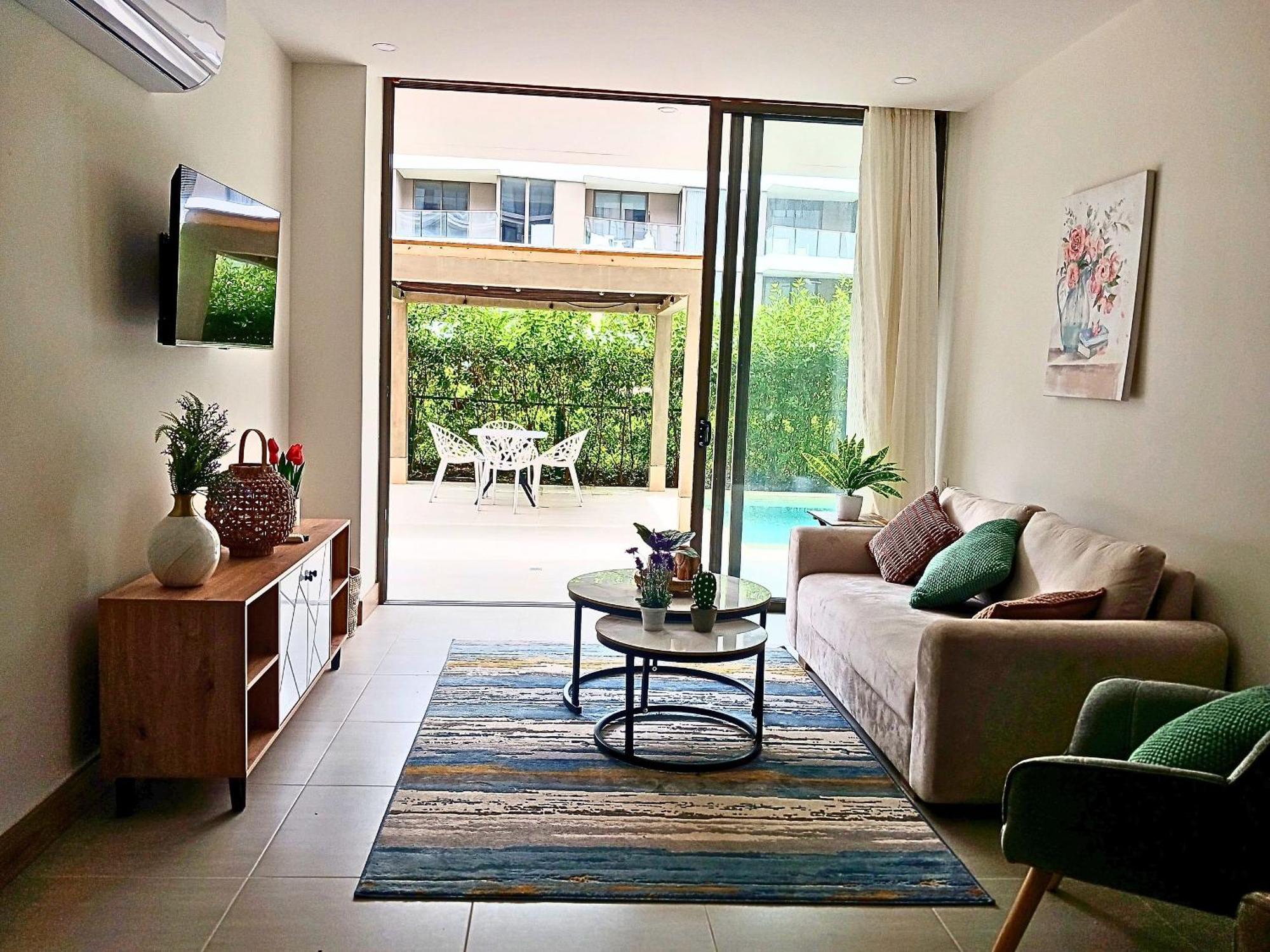 Lujoso Apto Con Piscina Privada Y Salida A Playa Apartamento *